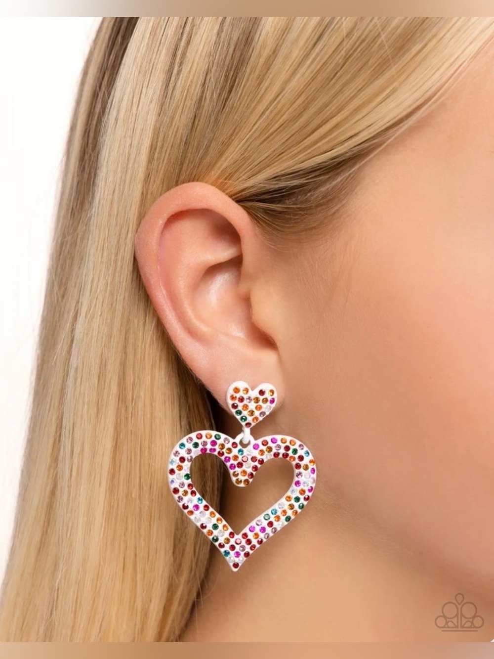 Paparazzi Earring ~ Dazzling Deed -
Multi